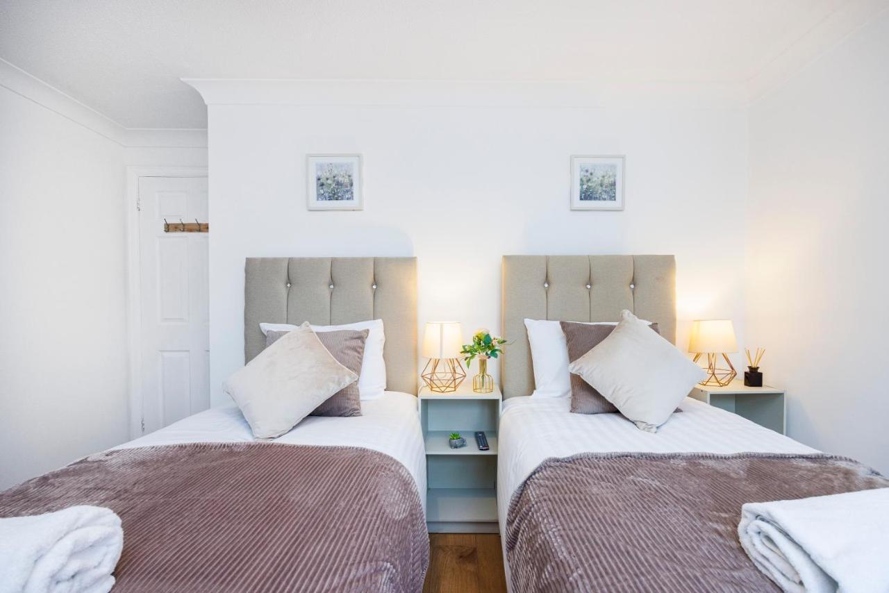Lovely 2 Bd Hse With Parking Near Excel London Exteriör bild