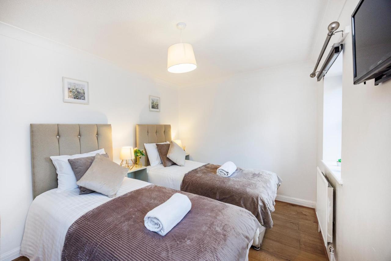Lovely 2 Bd Hse With Parking Near Excel London Exteriör bild