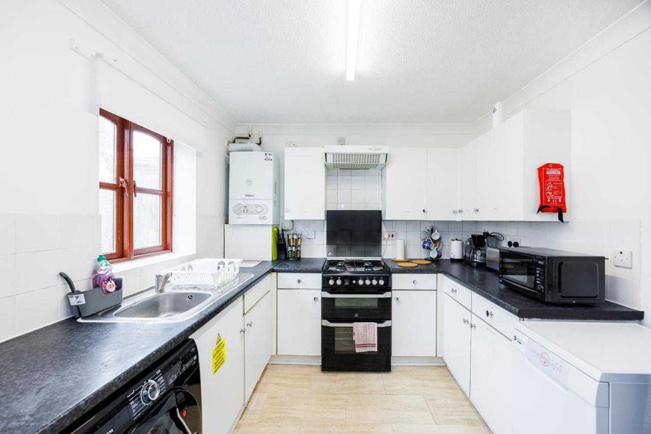 Lovely 2 Bd Hse With Parking Near Excel London Exteriör bild
